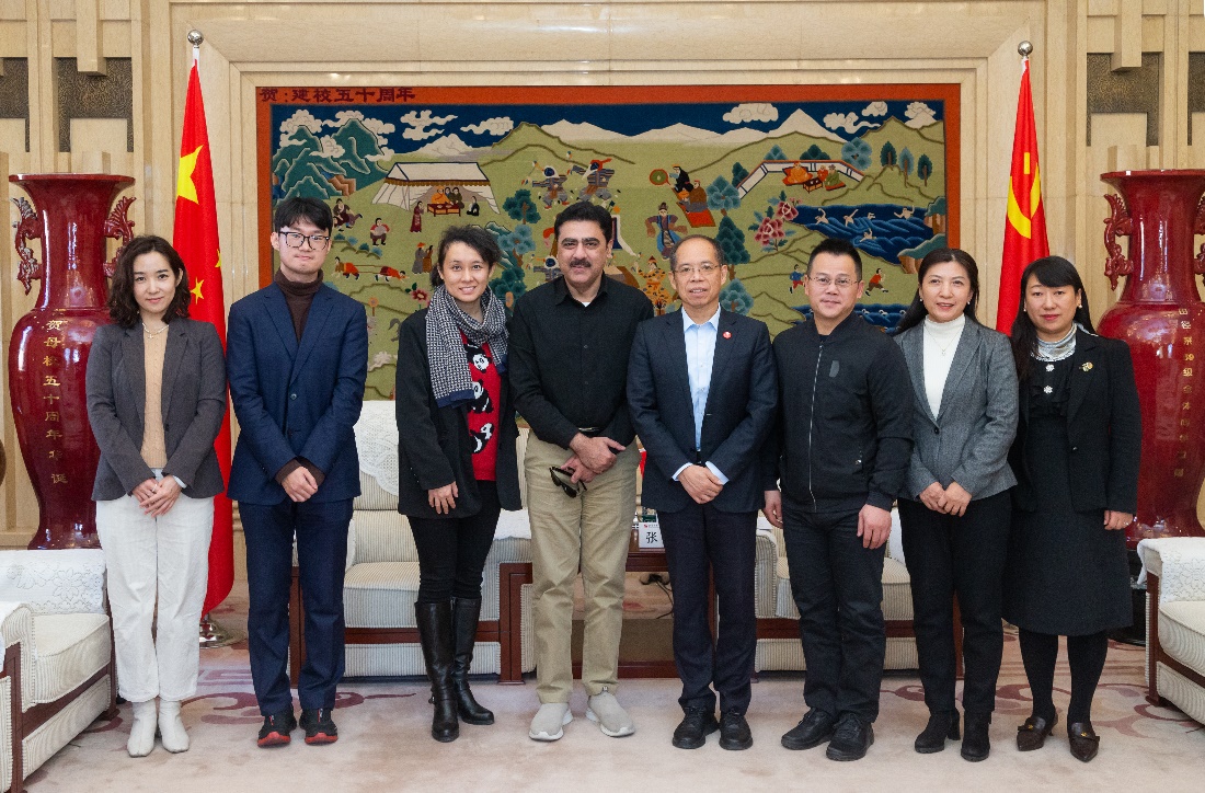 6b5eb25e520d4868942447216ade37ac